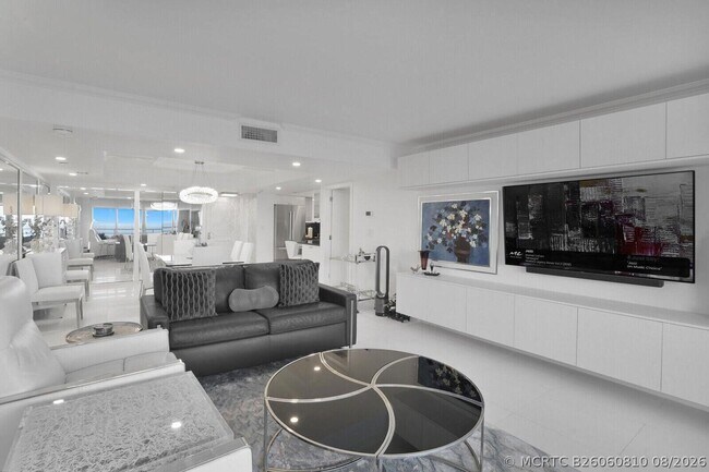 Building Photo - 4101 N Ocean Blvd