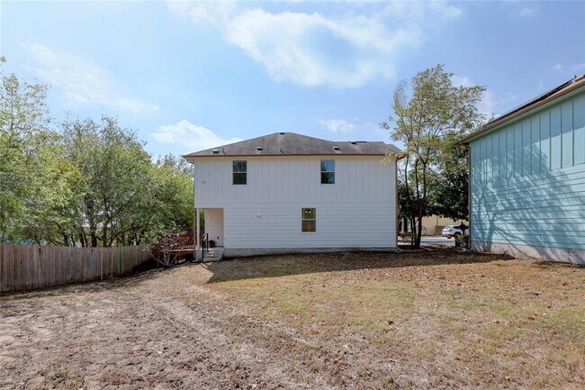 Building Photo - 5501 Bradford Pear Ln