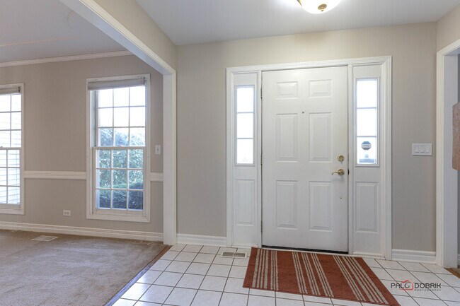 Building Photo - 1214 Shoreline Dr