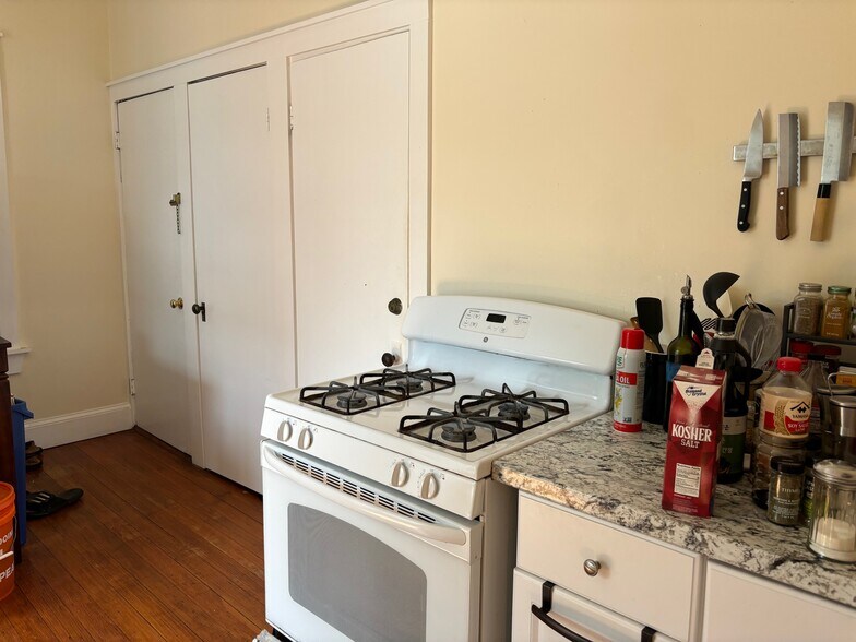 Building Photo - 36 Foskett St