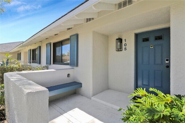 Building Photo - 105 Club Dr