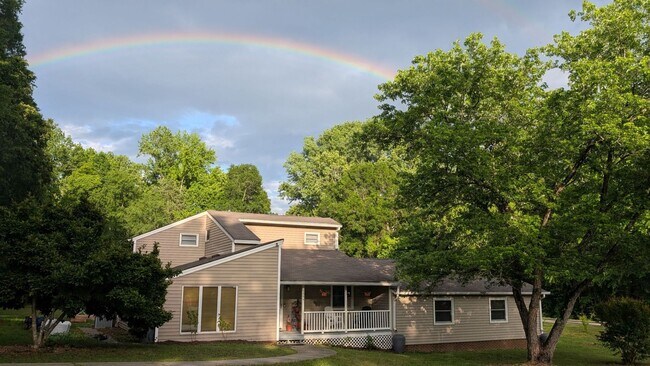 Primary Photo - 4 Bedroom Homestead on 3 acres near Harris...