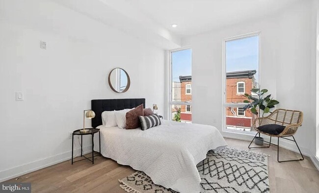 Building Photo - 337 Richmond St