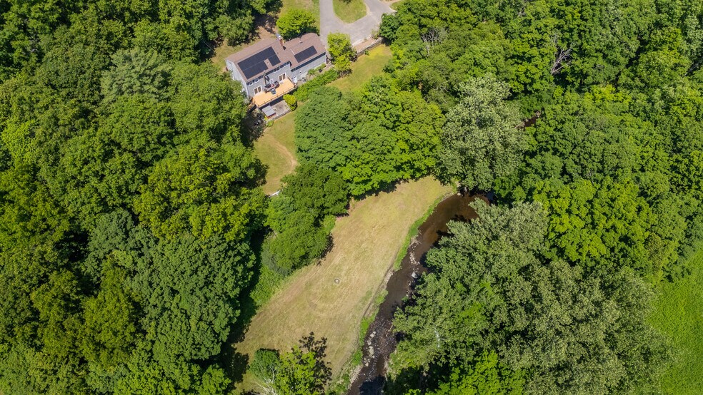 Building Photo - 128 Old Town Farm Rd