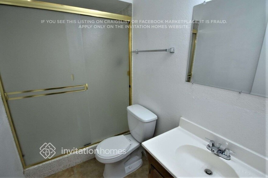 Building Photo - 5620 S La Rosa Dr