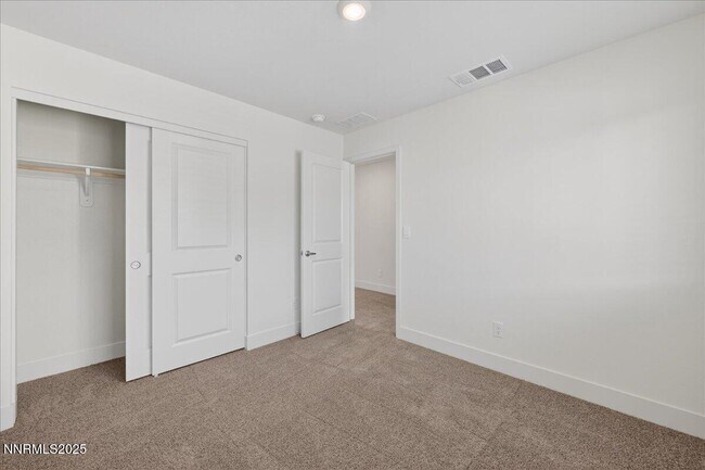 Building Photo - 1629 Icelandic Wy