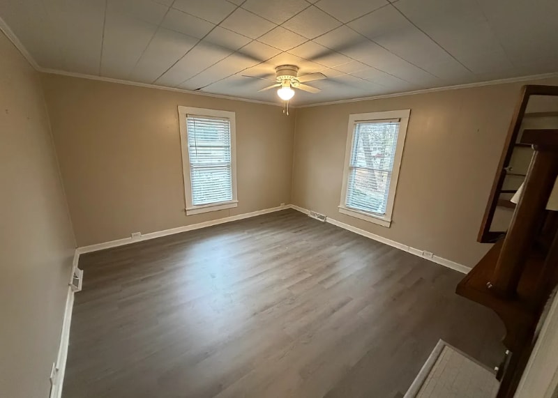 Building Photo - 18 N Central Ave