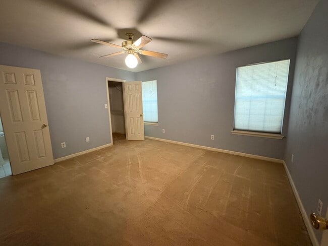 Building Photo - 460 Merlin Ct
