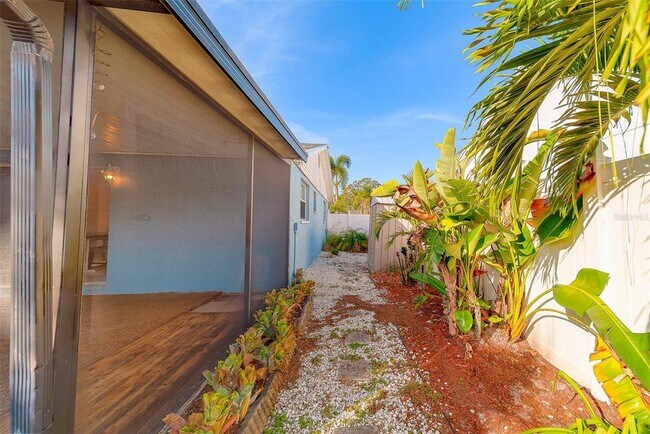 Building Photo - 10451 119th St