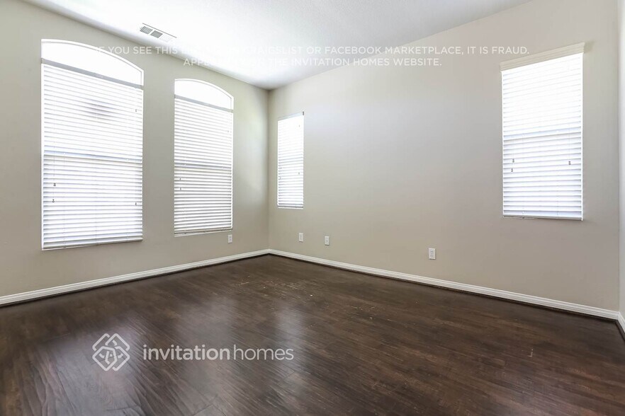 Building Photo - 39410 Indigo Sky Ave