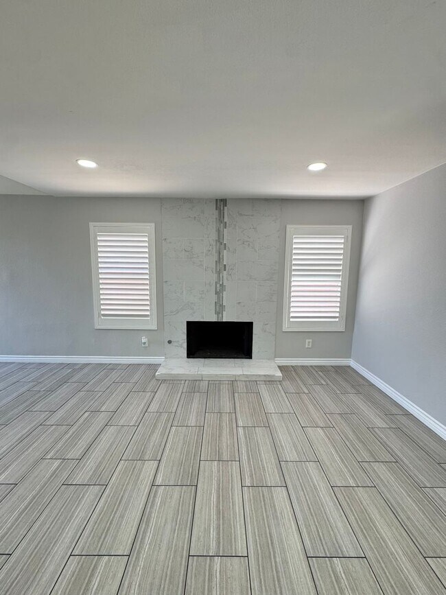 Building Photo - Beautiful 4- Bedroom Home