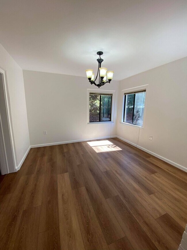 Building Photo - Spacious West Menlo Park Home for Rent