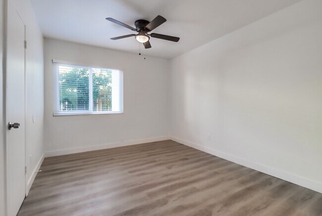 Building Photo - Hurlbut