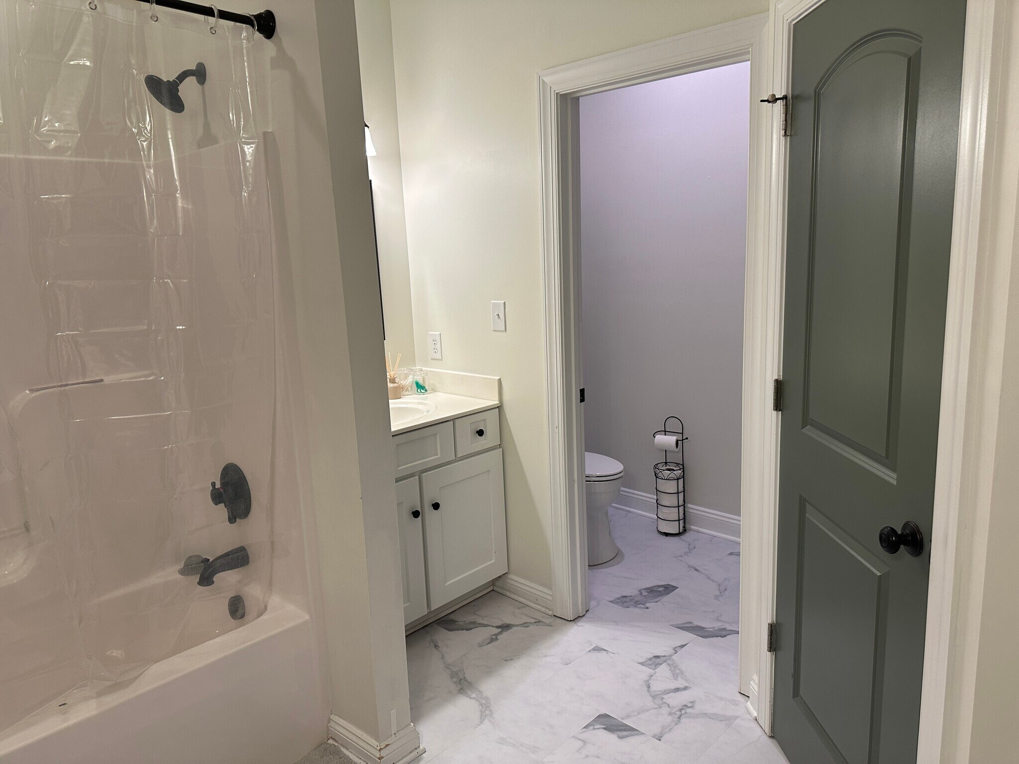 Master Bath - 521 Capstone Dr