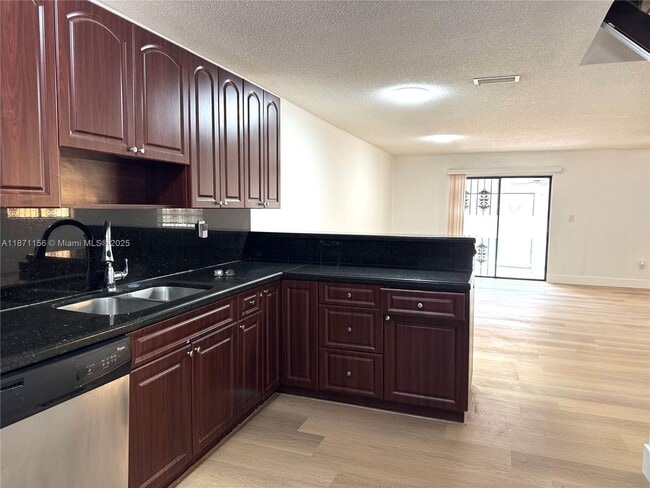 Building Photo - 2732 W 54th St
