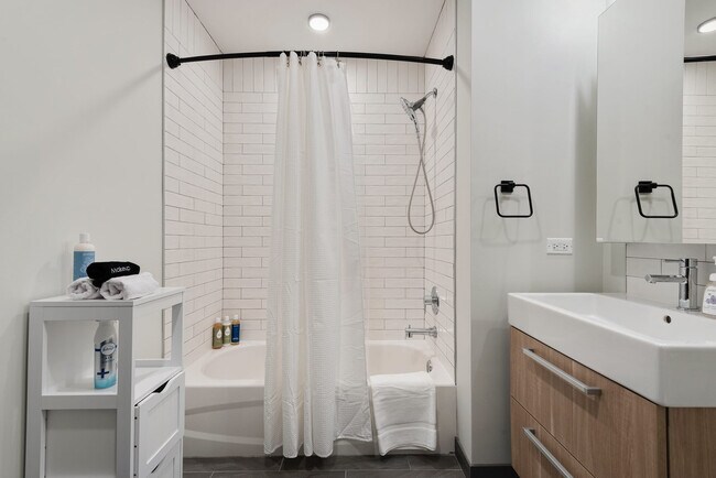 Building Photo - 29 S LaSalle St