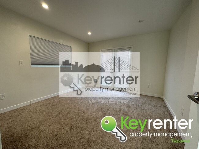 Building Photo - 1435 E 32nd St