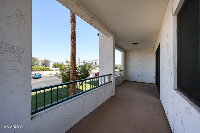 Building Photo - 2511 W Queen Creek Rd