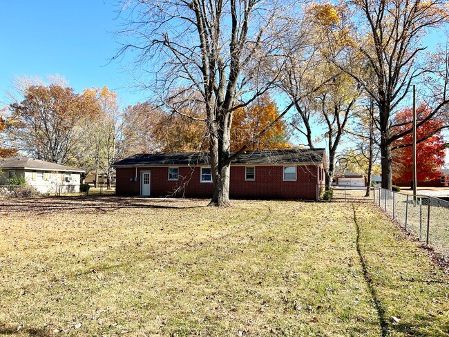 Building Photo - Newly renovated 3-Bedroom North Side Home ...