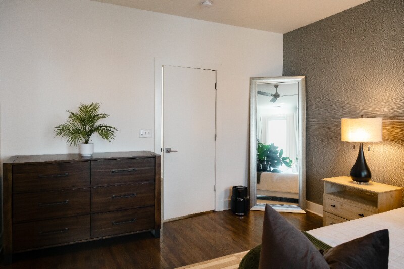 Building Photo - 407b 35th Ave N