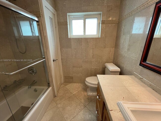 Building Photo - 2001 N 41st Ave