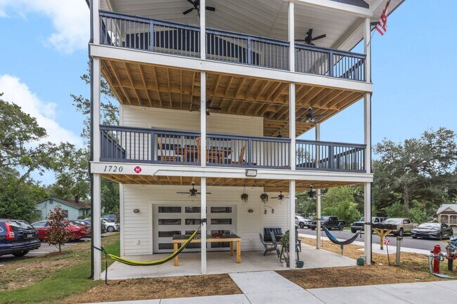 Building Photo - 1720 Airport Dr
