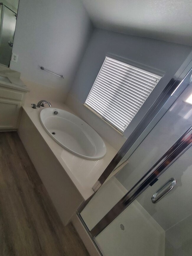 Building Photo - 4 Bedroom home in Elk Grove