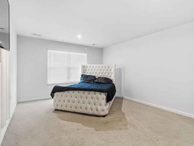 Building Photo - 434 Triple Crown Way