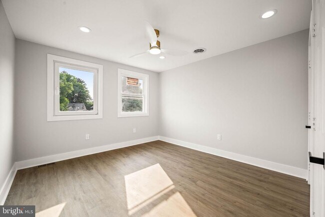 Building Photo - 8255 Mertztown Rd
