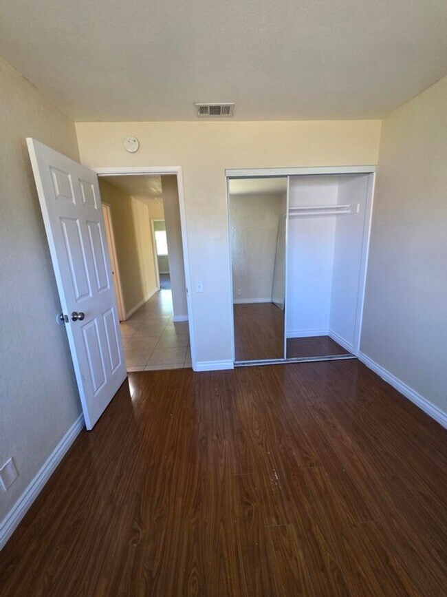 Building Photo - Close to Cal State