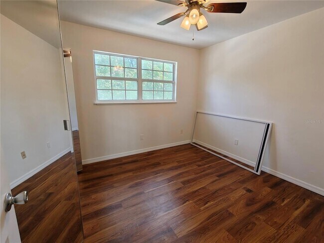 Building Photo - 620 SW 10th Ln