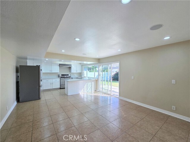 Building Photo - 926 E Bastanchury Rd