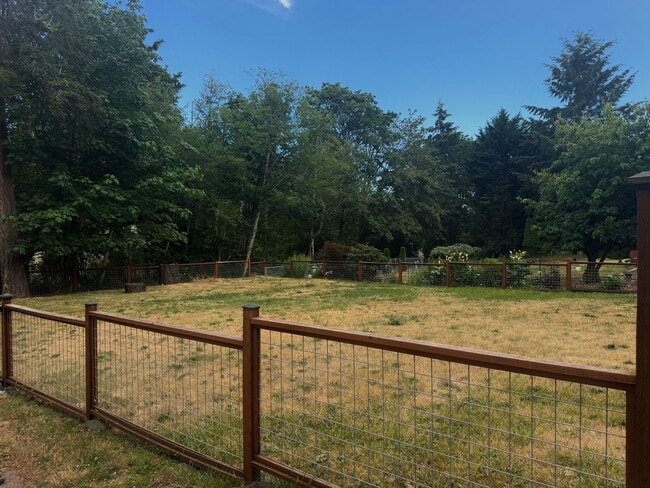 Building Photo - East Bremerton rambler with huge fenced yard...now available