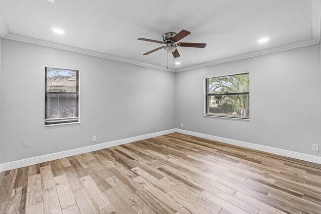 Building Photo - 1849 Tulip Ln