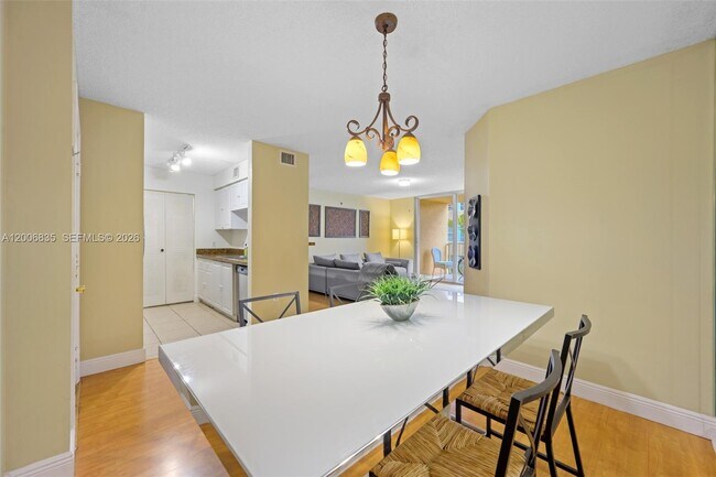 Building Photo - 19555 E Country Club Dr