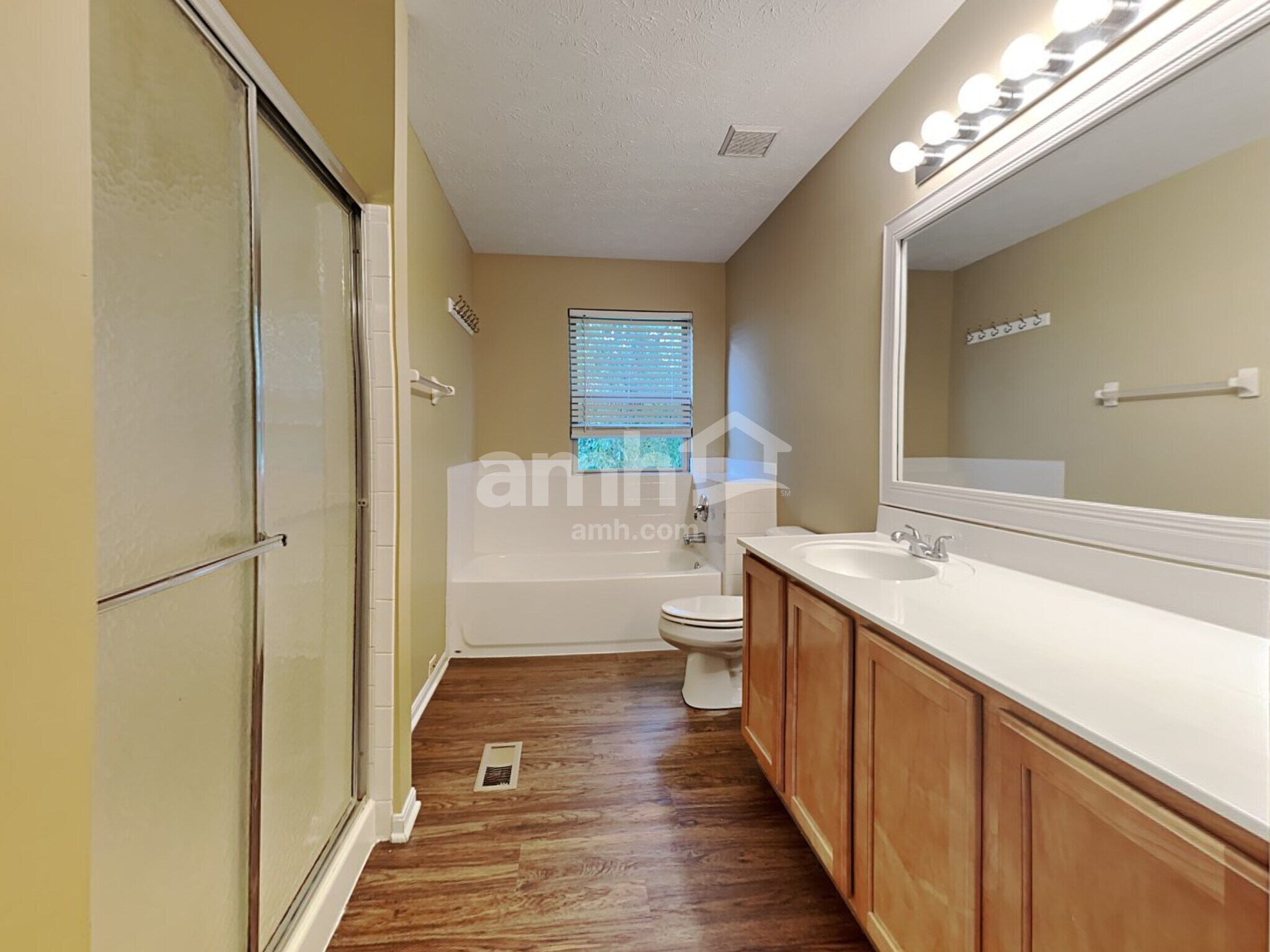 Building Photo - 180 Regency Sq