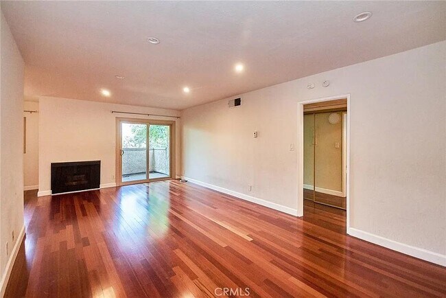 Building Photo - 2386 E Del Mar Blvd