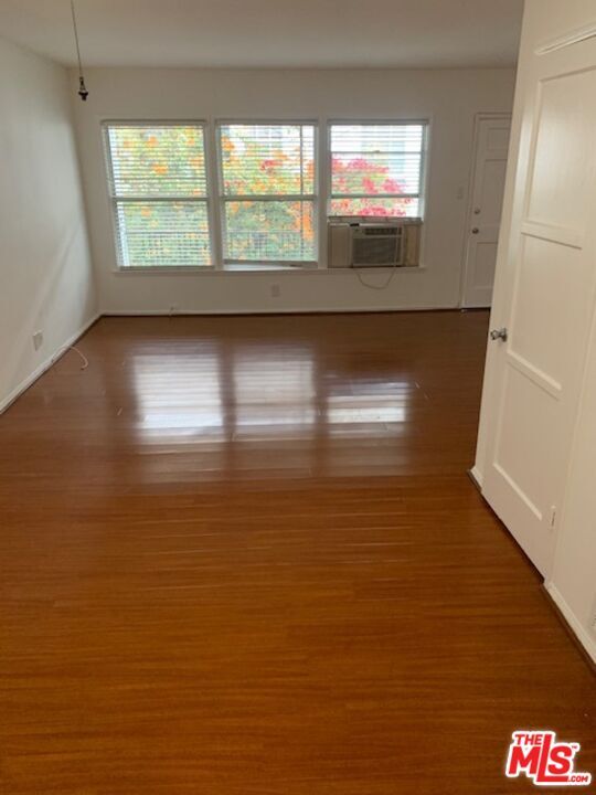 Building Photo - 312 S Reeves Dr