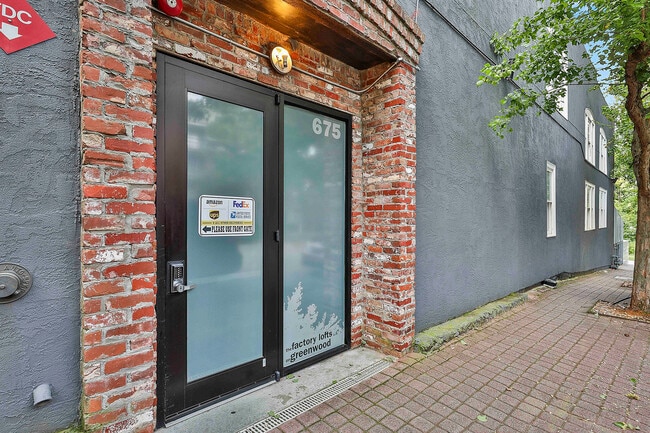 Building Photo - 675 Greenwood Ave NE