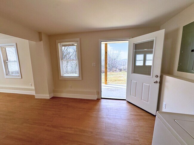 Building Photo - East AVL - Renovated Oakley Bungalow