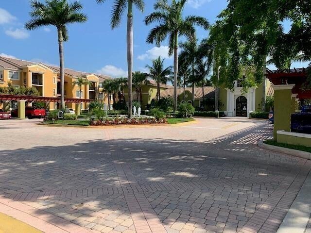 Building Photo - 2440 E Preserve Way