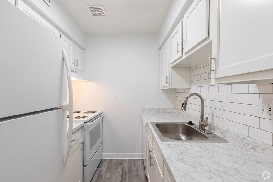 1BR, 1BA - 680SF - Valley Brook Apartments