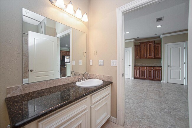 Building Photo - 7037 Kingston Cove Ln