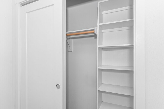 Building Photo - 4361 S Congress Ave