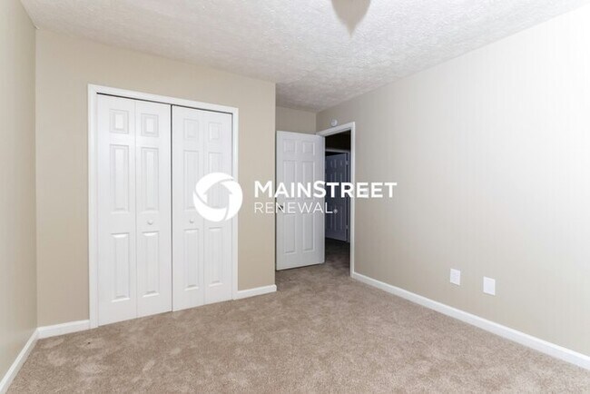 Building Photo - 4 Bedroom Pet-Friendly Home in Hampton, GA with Main Street Renewal