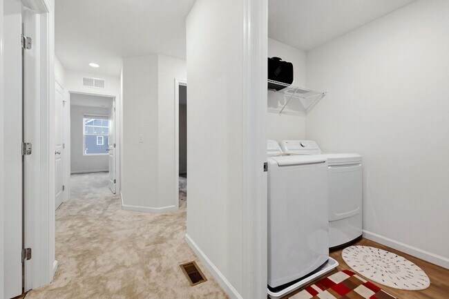 Building Photo - 5920 Hawkweed Dr