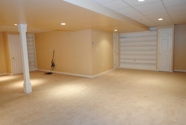 Building Photo - 78 Overlook Cir
