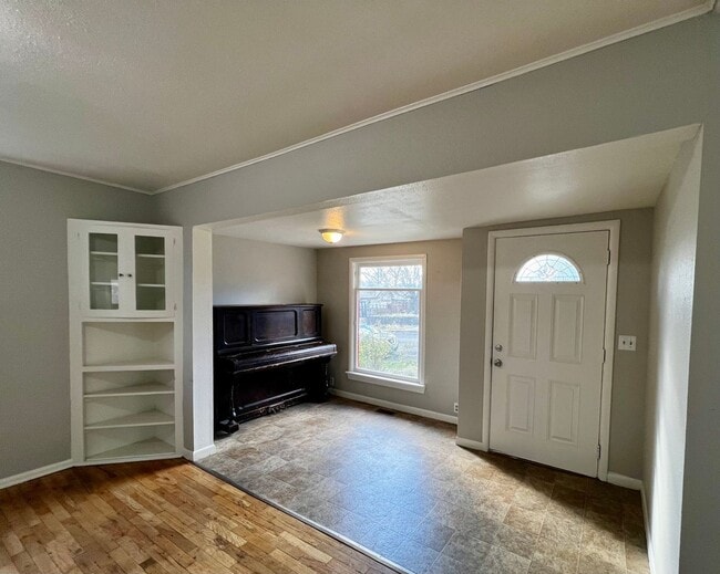 Building Photo - Charming Lower North Hill Home