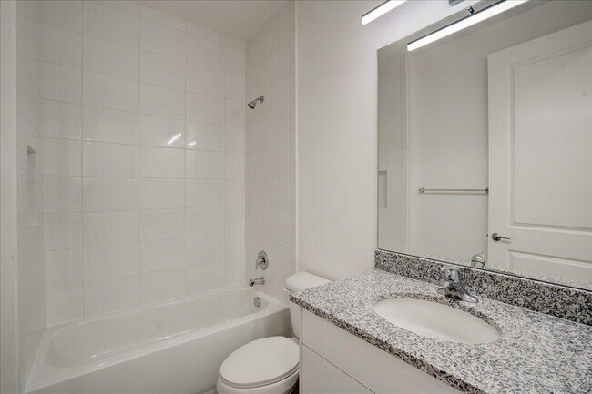 Building Photo - 12474 SW La Costa St