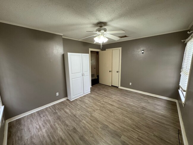 Building Photo - Gorgeous 2 bedroom home in Bossier